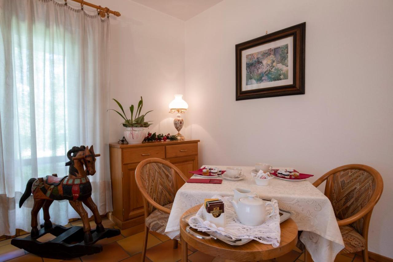 Hotel Petit Foyer Pollein Екстер'єр фото