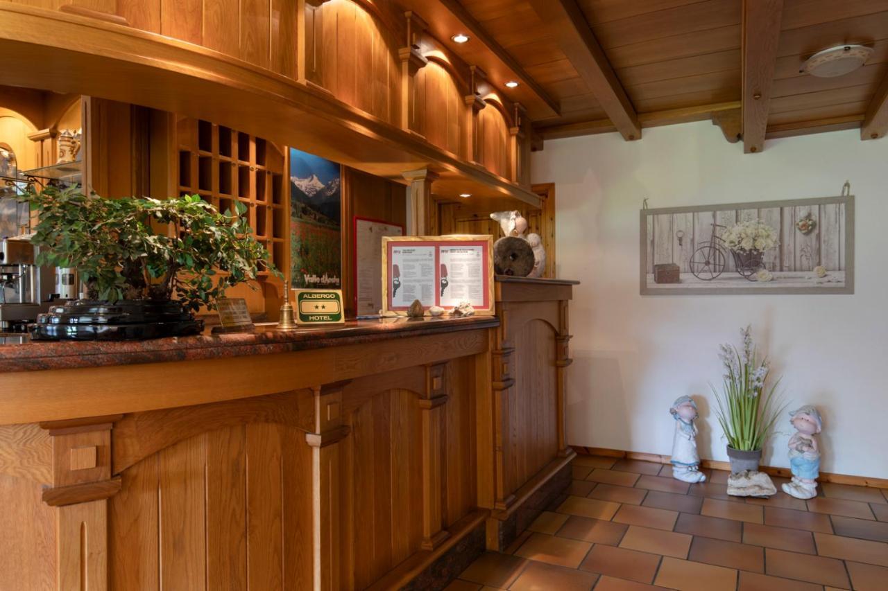Hotel Petit Foyer Pollein Екстер'єр фото