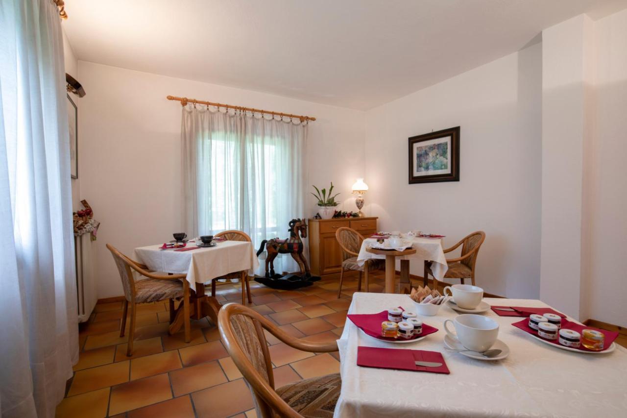 Hotel Petit Foyer Pollein Екстер'єр фото