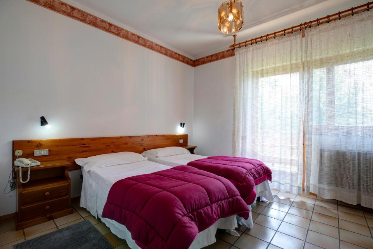 Hotel Petit Foyer Pollein Екстер'єр фото